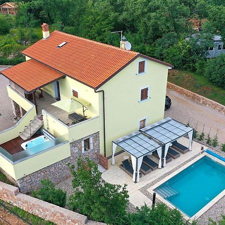 Holiday House Tos-Vila With Heated Pool Vrbnik Eksteriør bilde