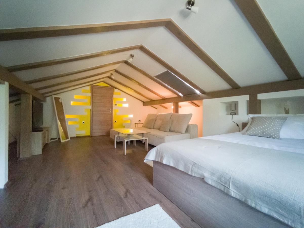 Holiday House Tos-Vila With Heated Pool Vrbnik Eksteriør bilde
