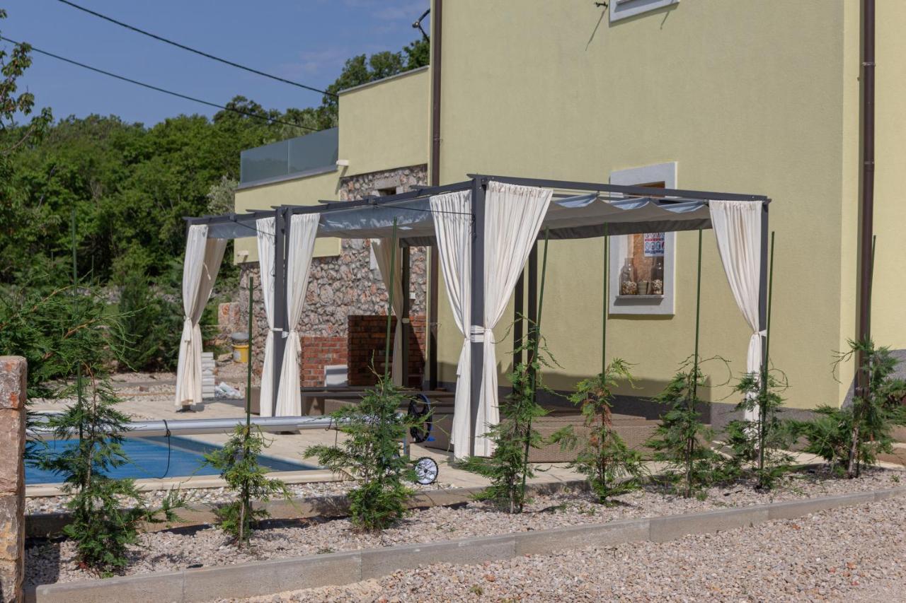 Holiday House Tos-Vila With Heated Pool Vrbnik Eksteriør bilde