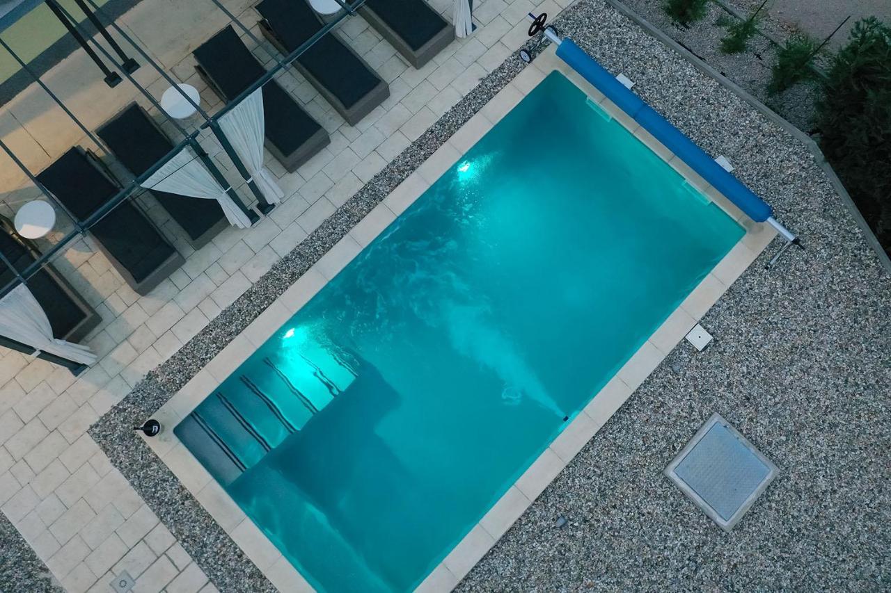 Holiday House Tos-Vila With Heated Pool Vrbnik Eksteriør bilde